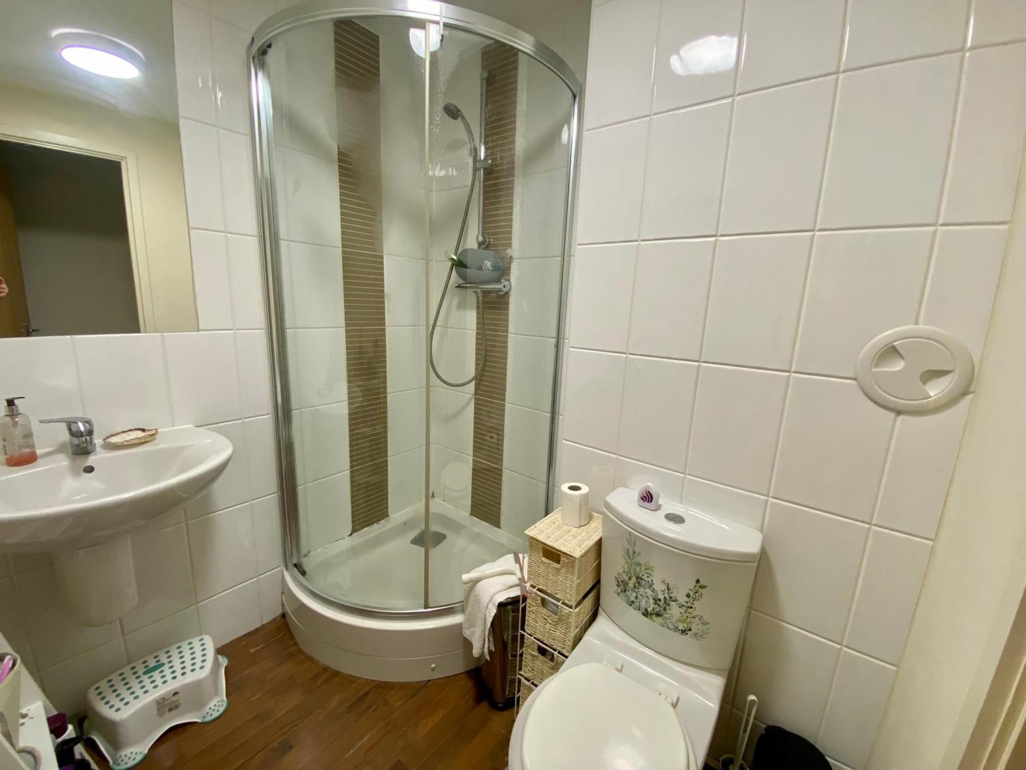 Lovely Double Room With Private Bathroom And Double Room With Shared Toilet & Parking Free Эдинбург Экстерьер фото